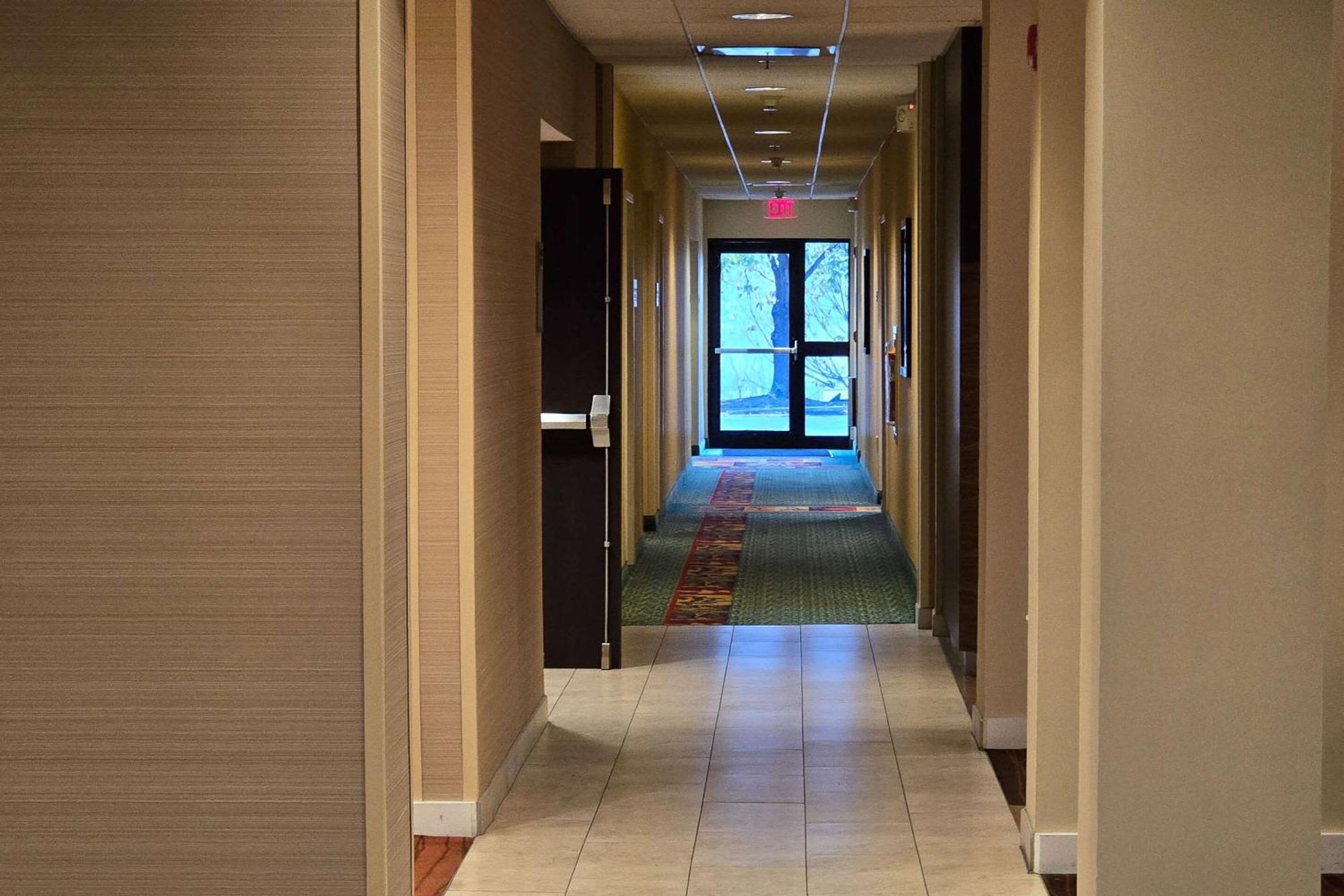 Country Inn & Suites By Radisson, Convention Center Altoona Exterior foto