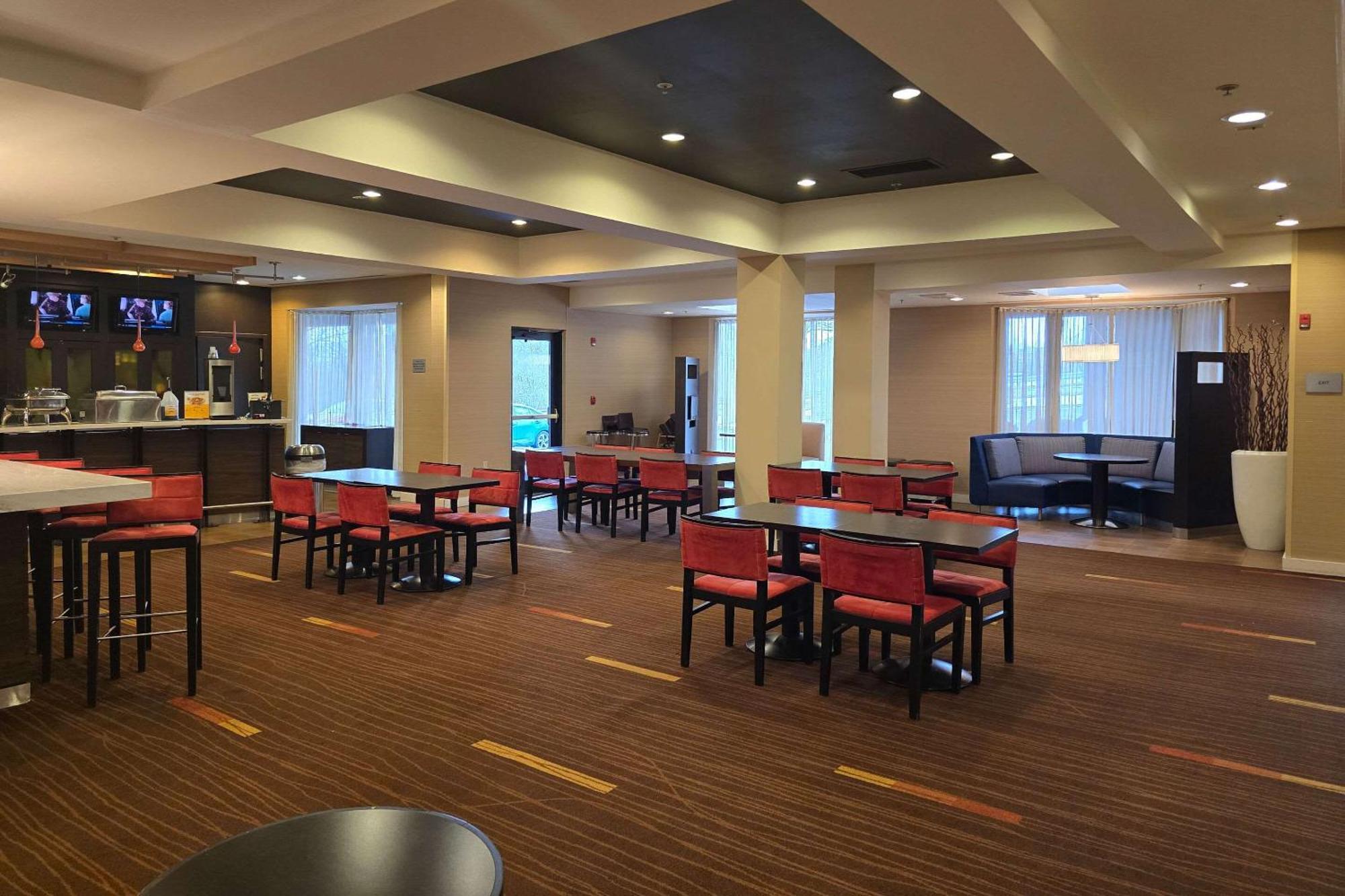Country Inn & Suites By Radisson, Convention Center Altoona Exterior foto