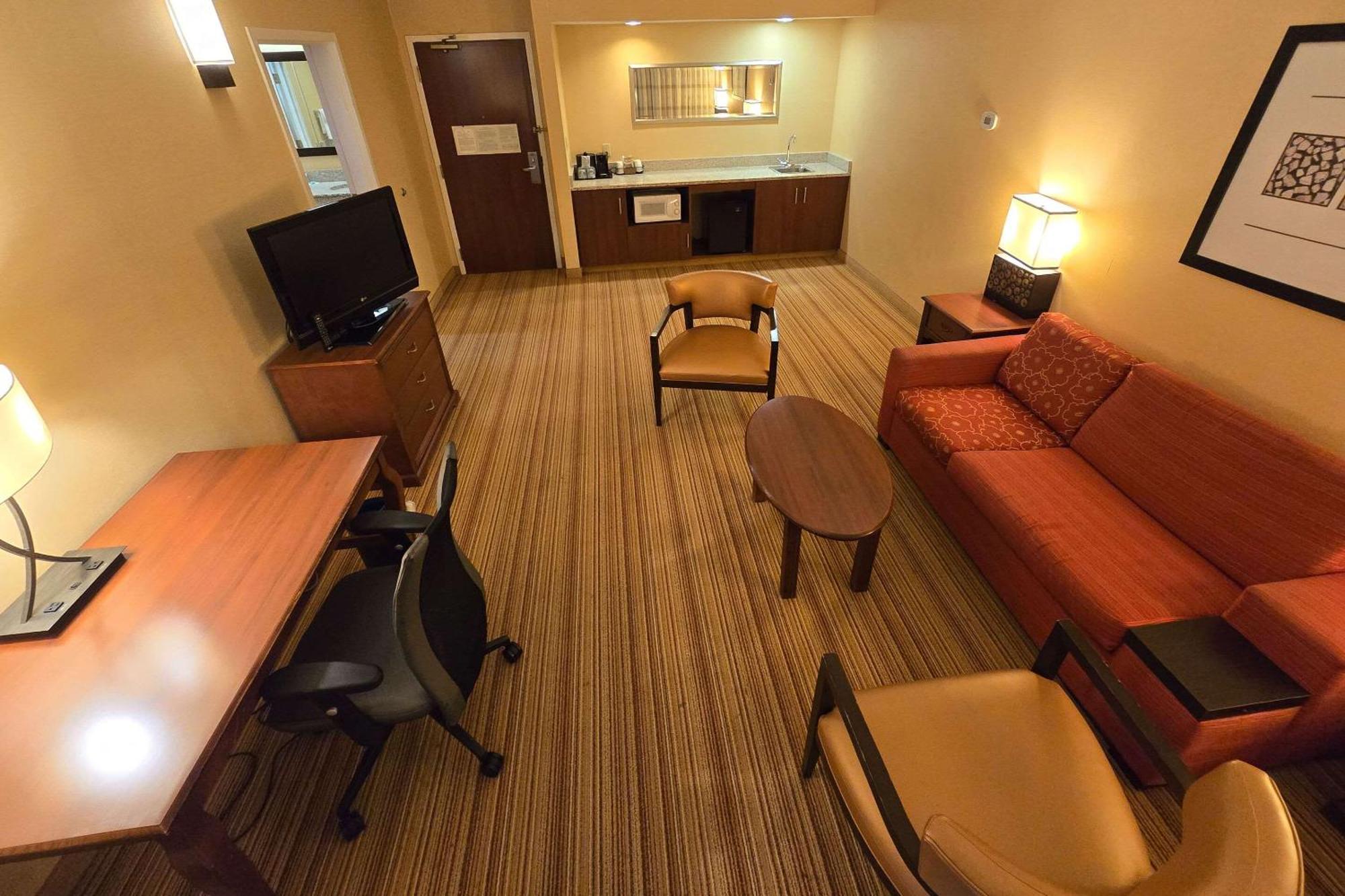 Country Inn & Suites By Radisson, Convention Center Altoona Exterior foto