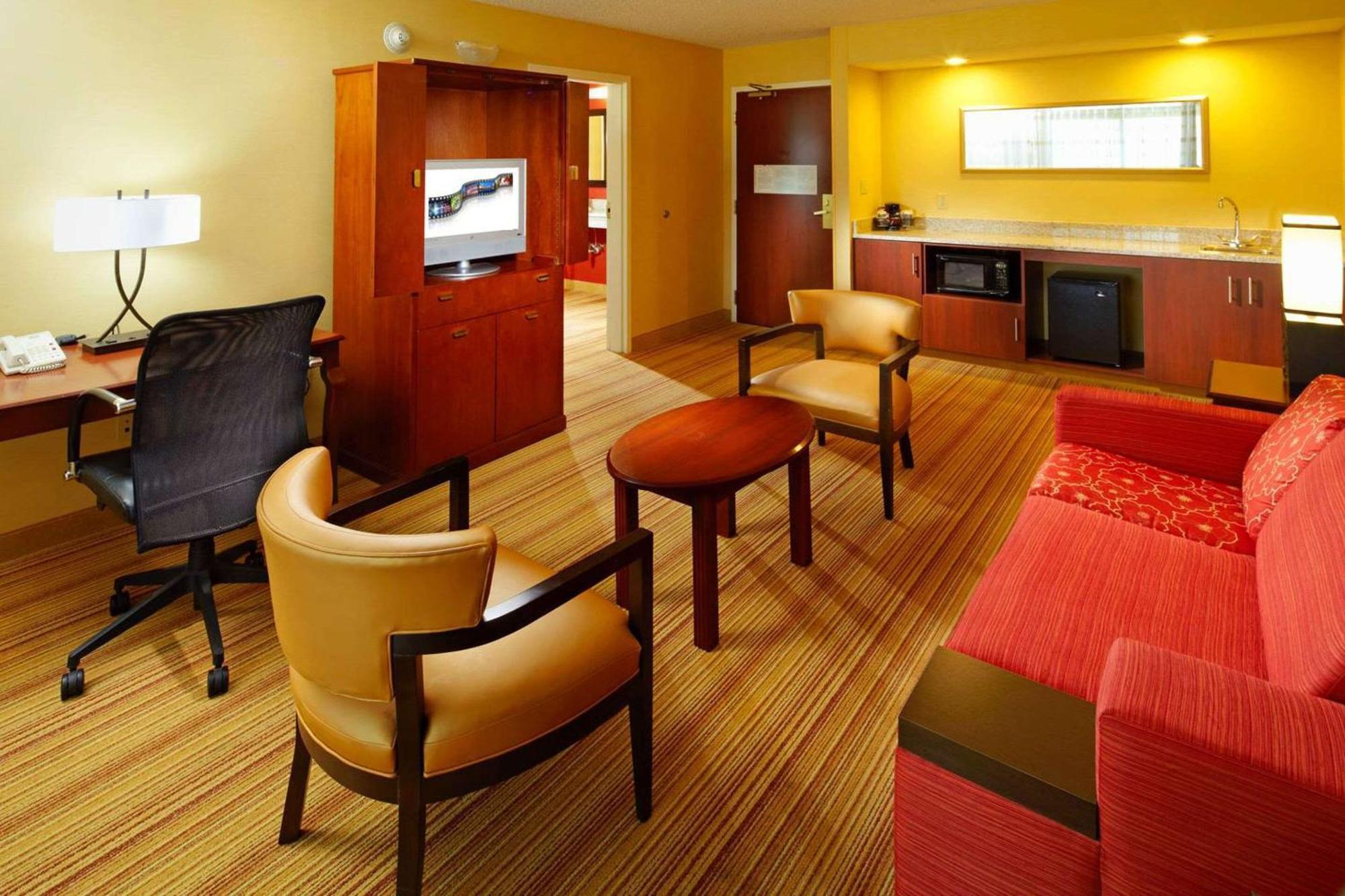 Country Inn & Suites By Radisson, Convention Center Altoona Exterior foto